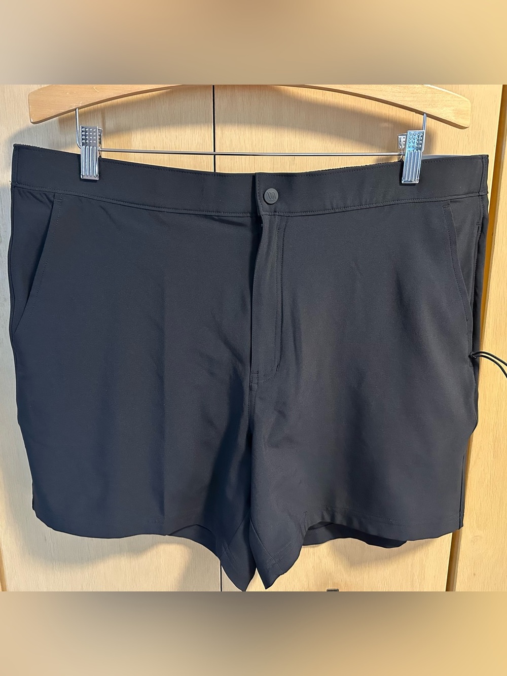 VRST Relaxed Fit 6” Inseam Resort Short - NWT